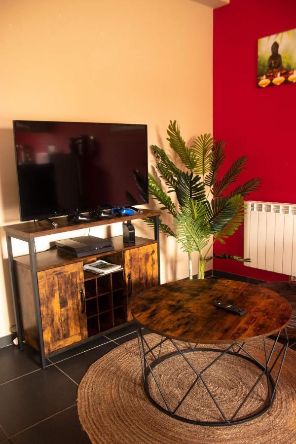Cosy 2-Bedroom Apartment In The Center Of Hotton Εξωτερικό φωτογραφία